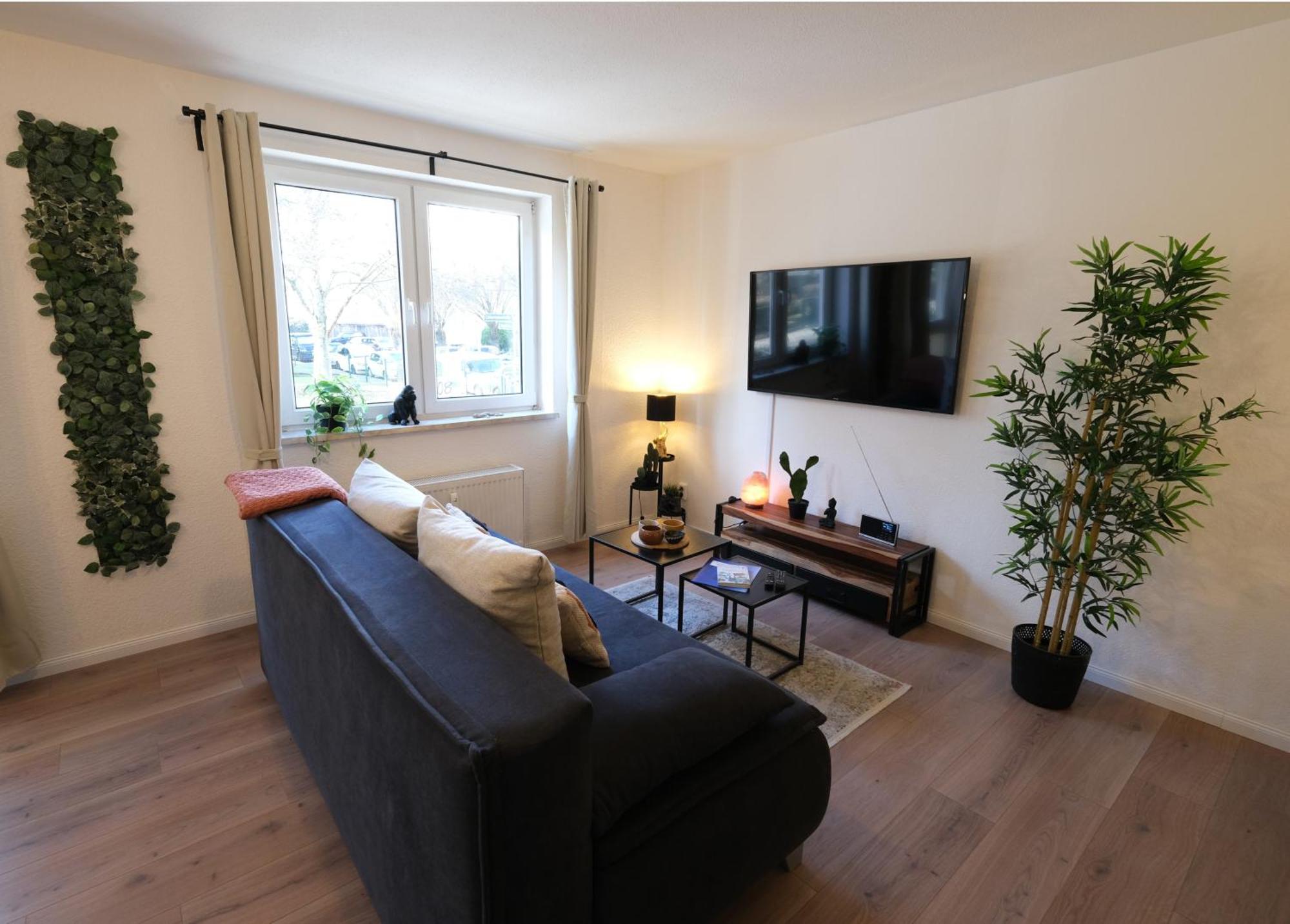 מגדבורג Cozy Jungle Fever - Modernes Apartment Mit Eigenem Parkplatz מראה חיצוני תמונה
